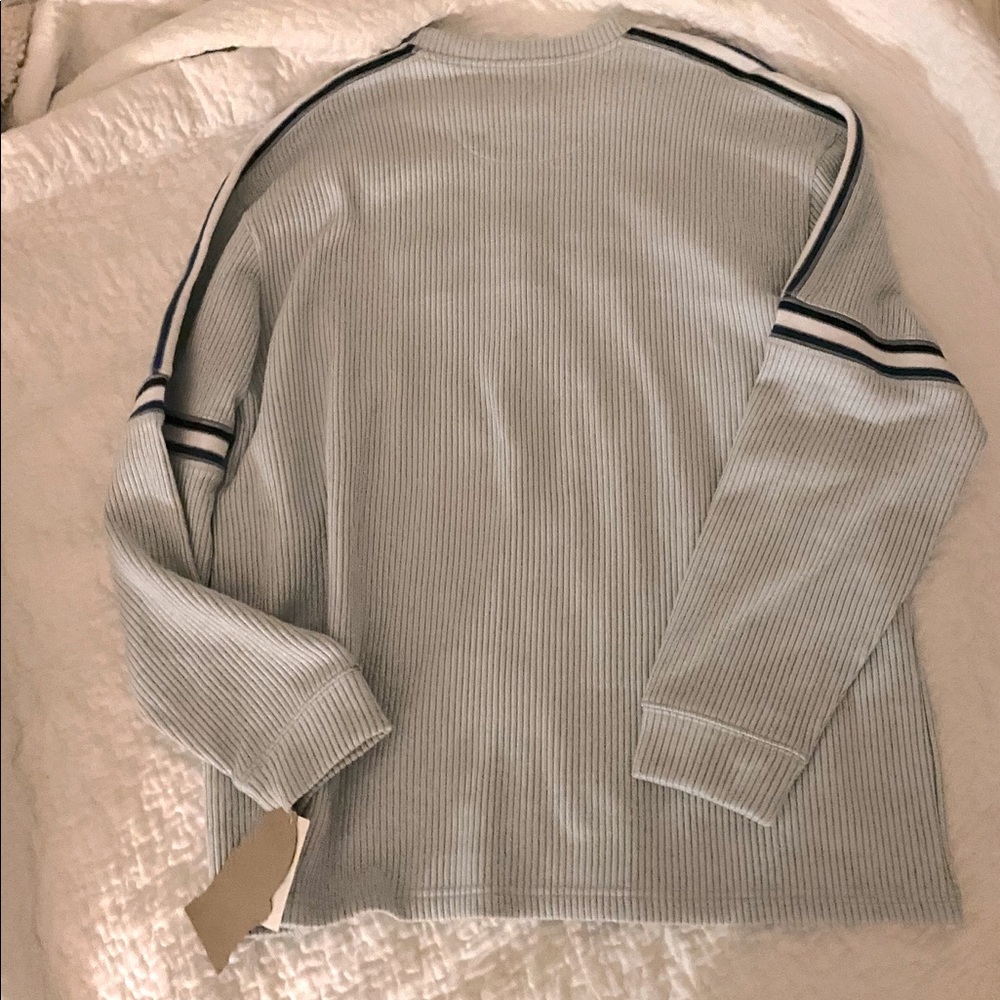 Sweater - Picture 2 of 2